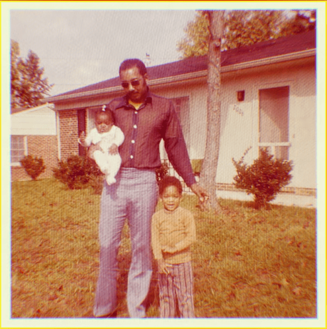 Will Smith und seine Geschwister mit seinem Vater, Willard Carroll Smith Sr. | Quelle: Youtube.com/Will Smith
