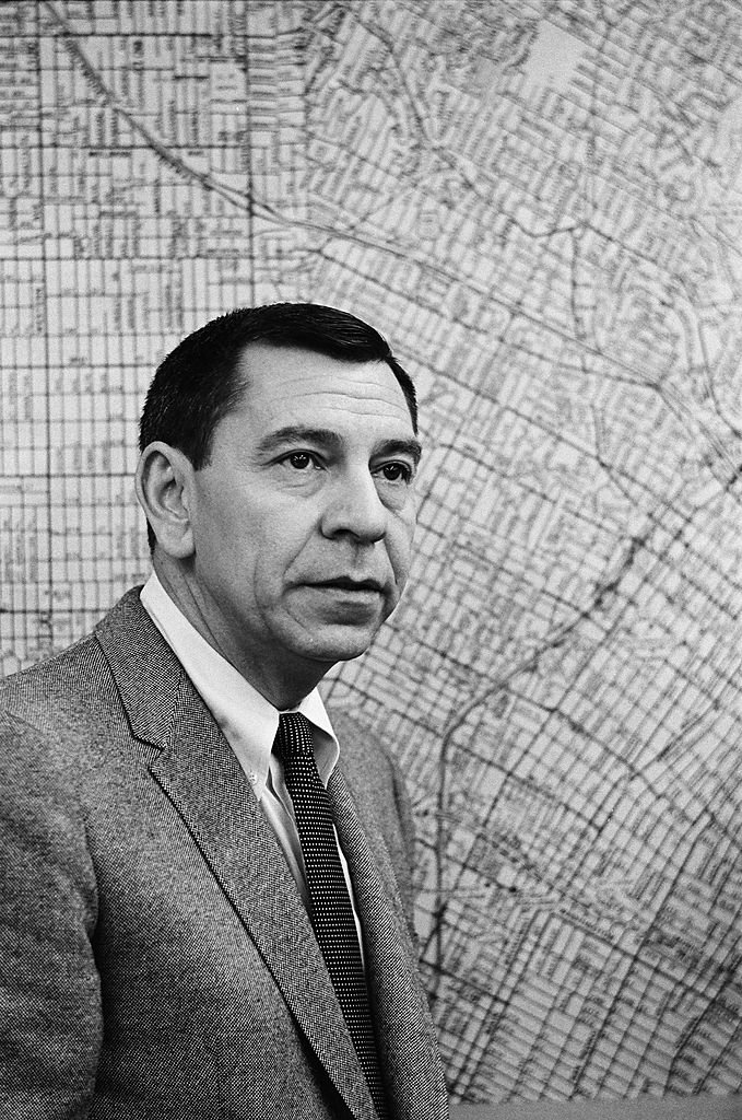 Jack Webb as Sergeant Joe Friday in "The Fur Job" on January 01, 1900 | Photo: Getty Images