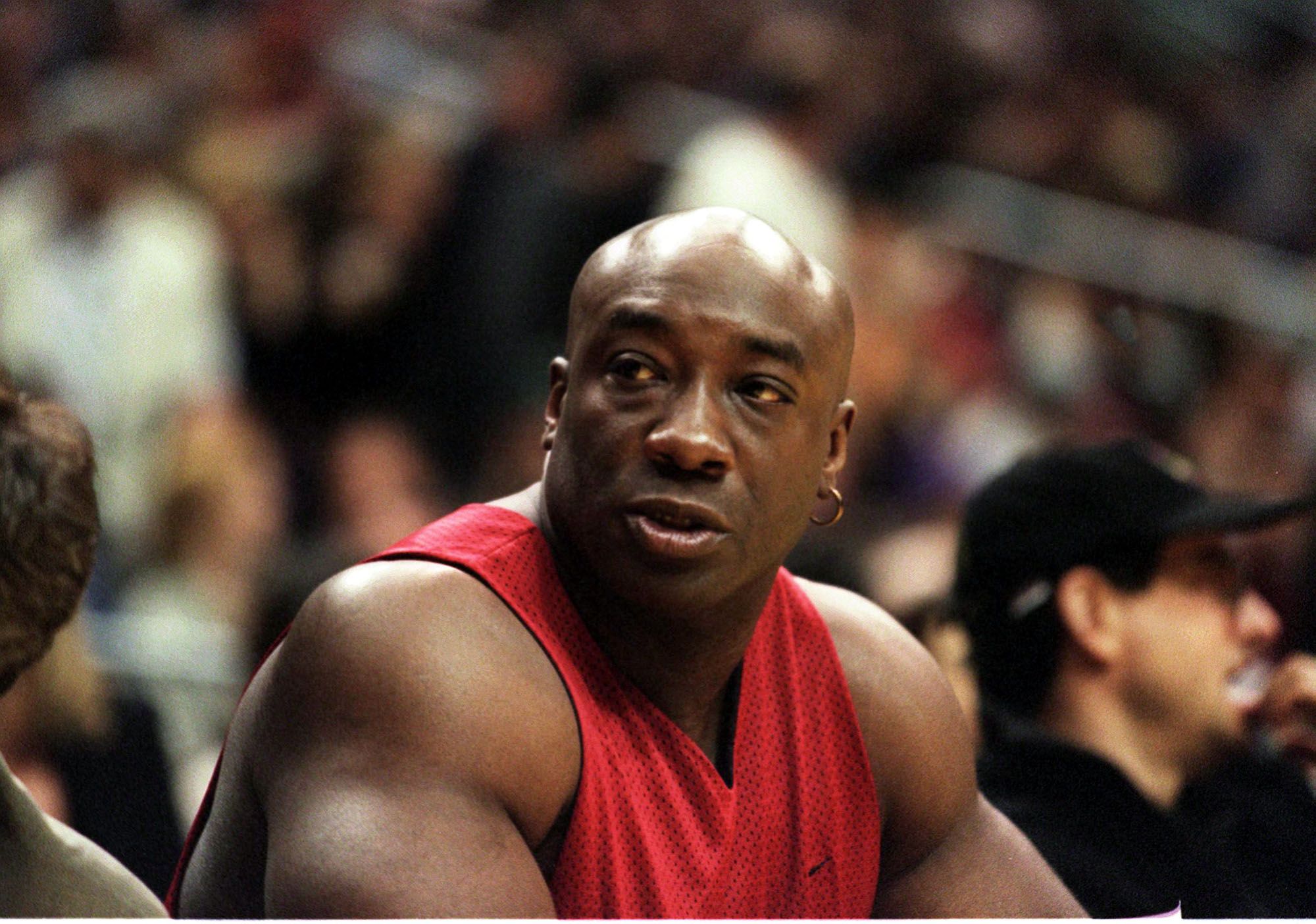Michael Clarke Duncan attends the 76Ers-Lakers game In Los Angeles, California on March 31, 2000. | Source: Getty Images