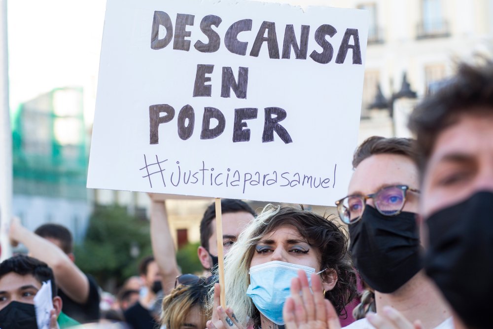 Manifestantes en Madrid piden justicia por Samuel Luiz, 5 de julio de 2021. | Foto: Shutterstock