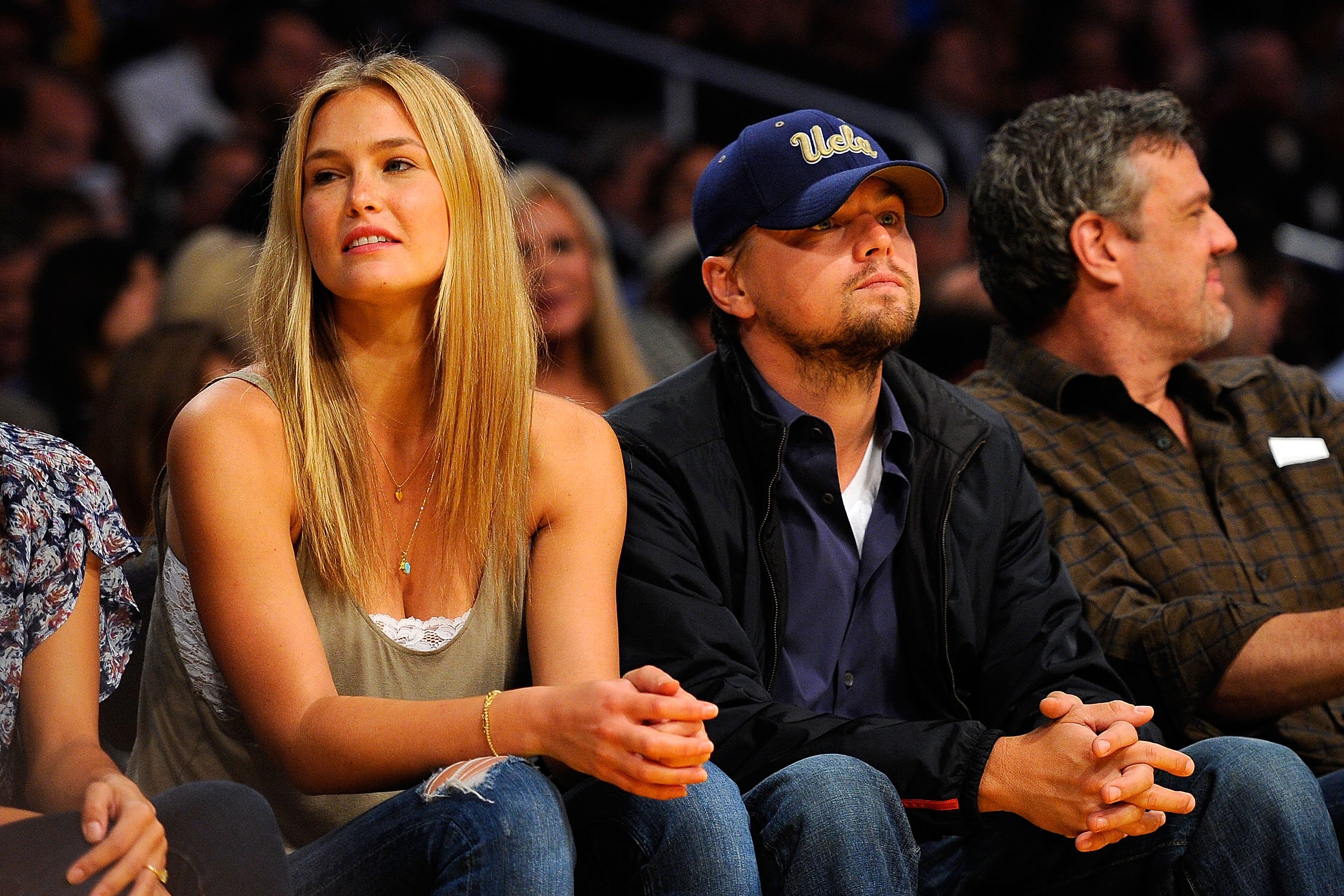 Bar Refaeli and Leonardo DiCaprio sit courtside during the Western Conference Quarterfinals of the NBA Playoffs on April 27, 2010, in Los Angeles, California | Source: Getty Images