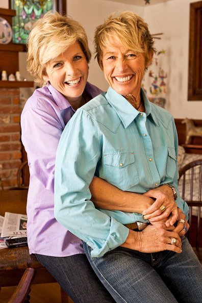 Meredith Baxter con su esposa Nancy Locke. | Foto: Getty Images