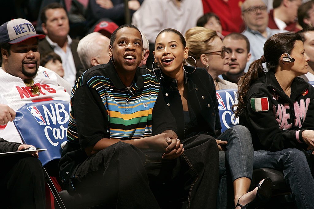  Jay-Z and Beyonce watch the Dallas Mavericks game against the New Jersey Nets on March 19, 2006 at the Continental Airlines Arena | Photo: Getty Images