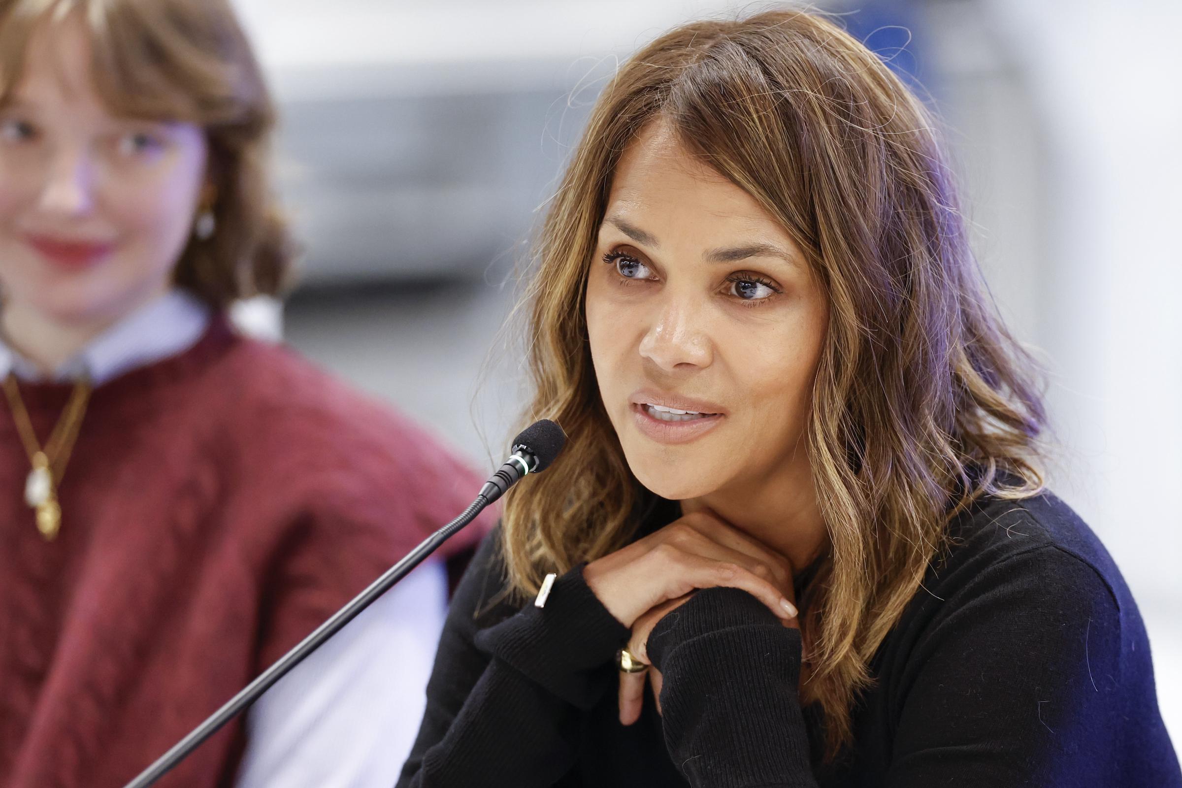 Halle Berry speaks at a women's health research roundtable at the University of Illinois in Chicago on January 11, 2024 | Source: Getty Images