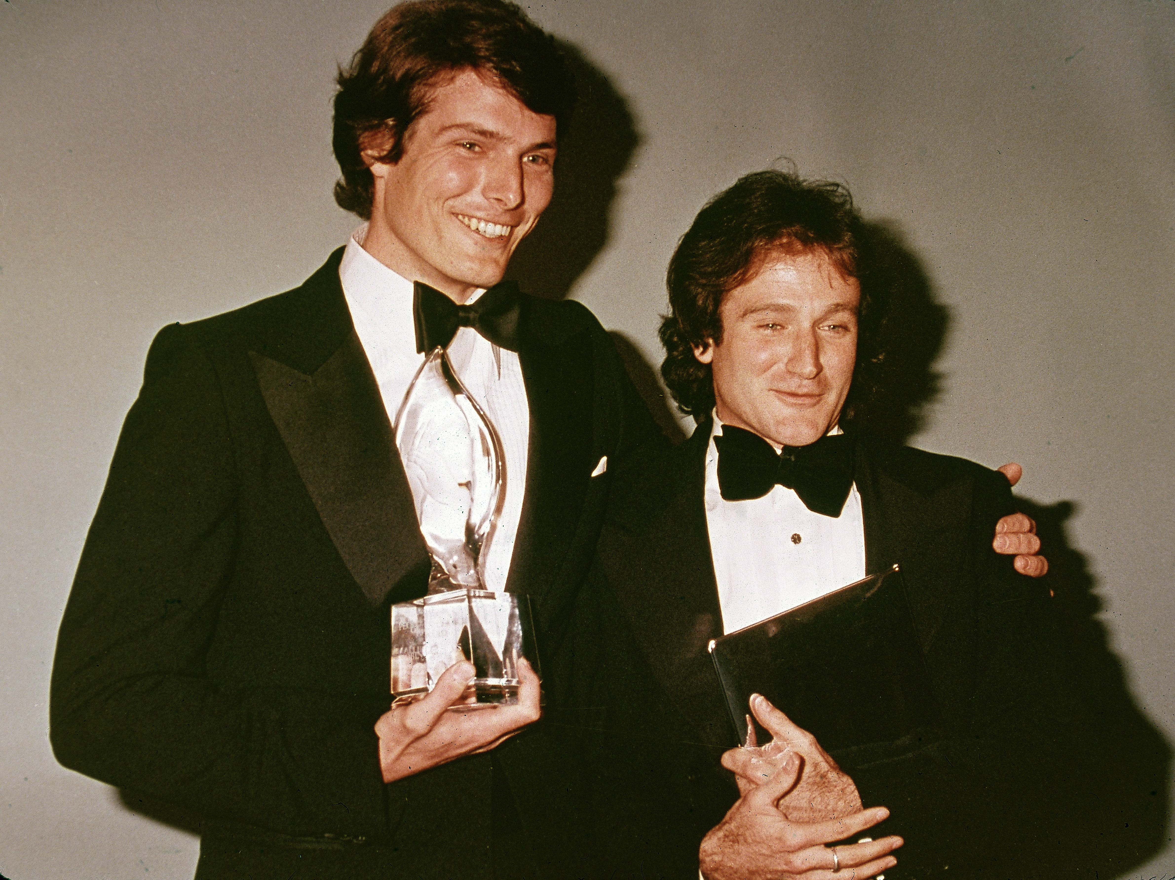 Christopher Reeve and Robbie Williams at the People's Choice Awards, 1979. | Source: Getty Images