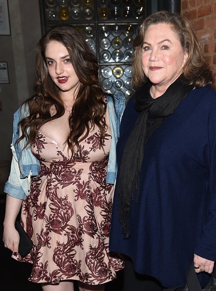 Rachel Ann Weiss et Kathleen Turner au Chef's Club le 23 mai 2017 à New York. | Photo : Getty Images