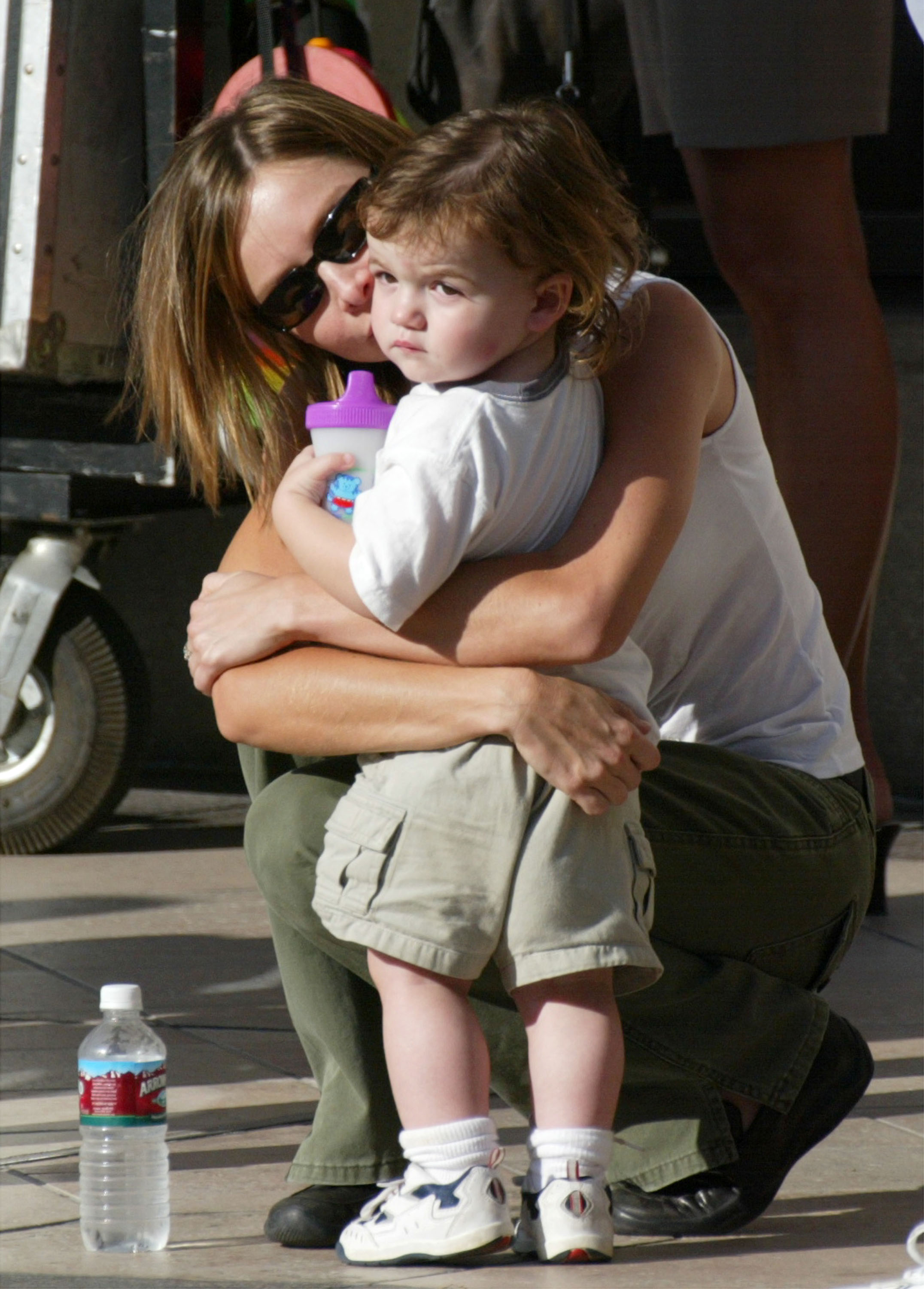 Calista Flockhart and son Liam in Beverly Hills, California on September 17, 2002  | Source: Getty Images