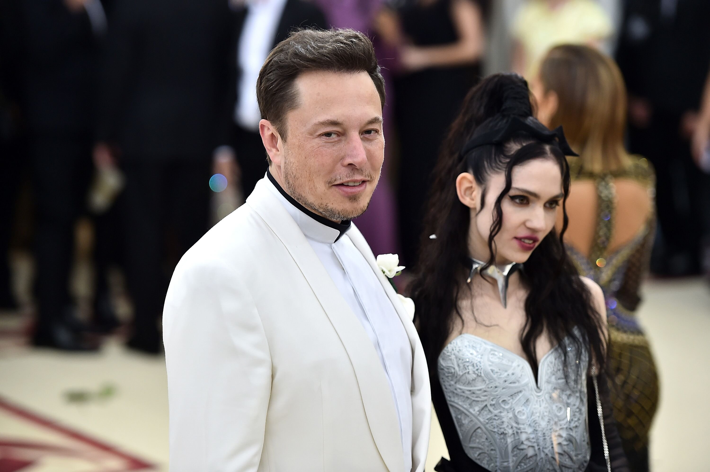 Elon Musk and Grimes attend a fashion show at The Metropolitan Museum of Art on May 7, 2018 in New York City. | Photo: Getty Images