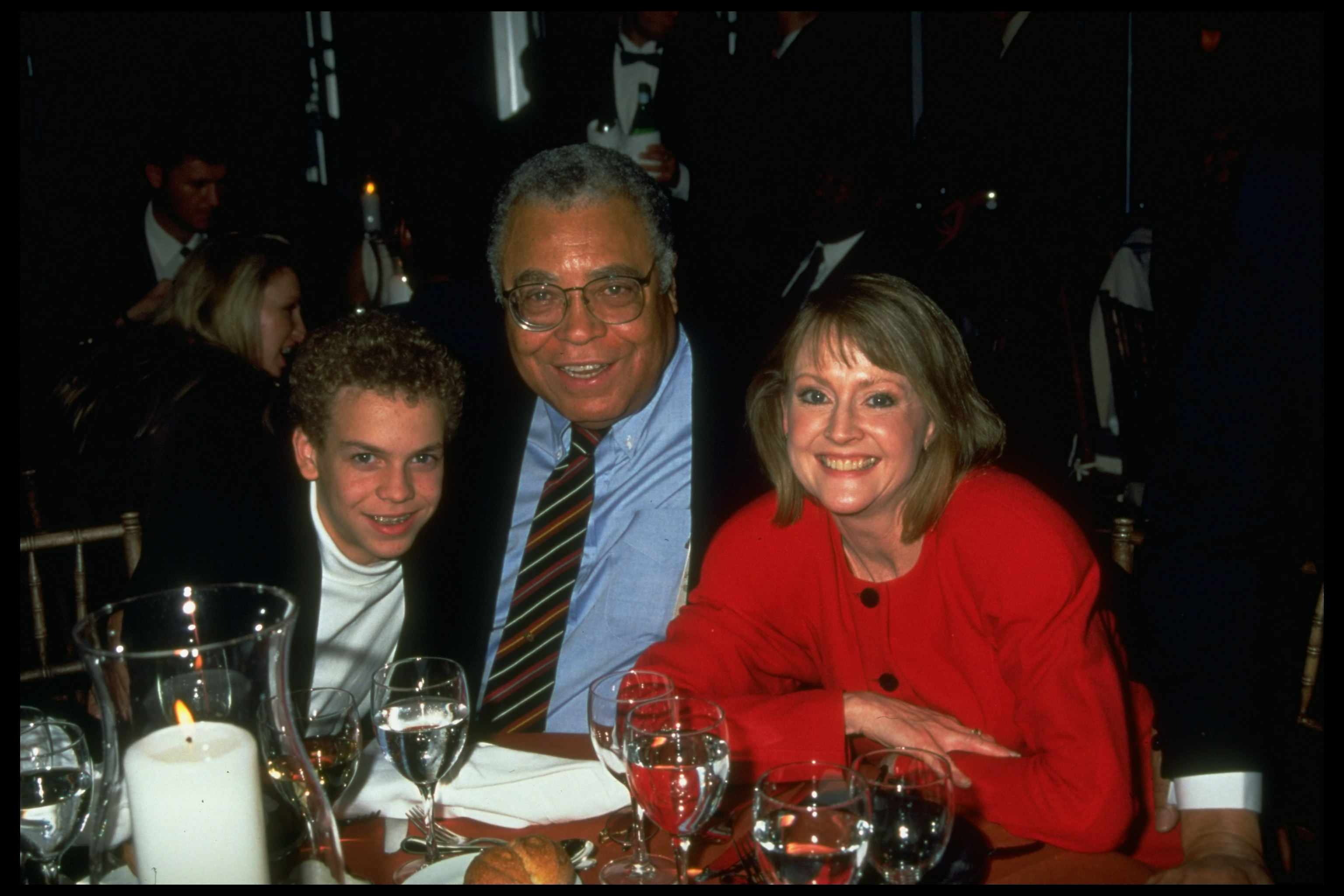 Flynn Earl Jones, James Earl Jones, and Cecilia Hart at the NYC Benefit for Friends of Nelson Mandela Childrens Fund on October 24, 1995. | Source: Getty Images