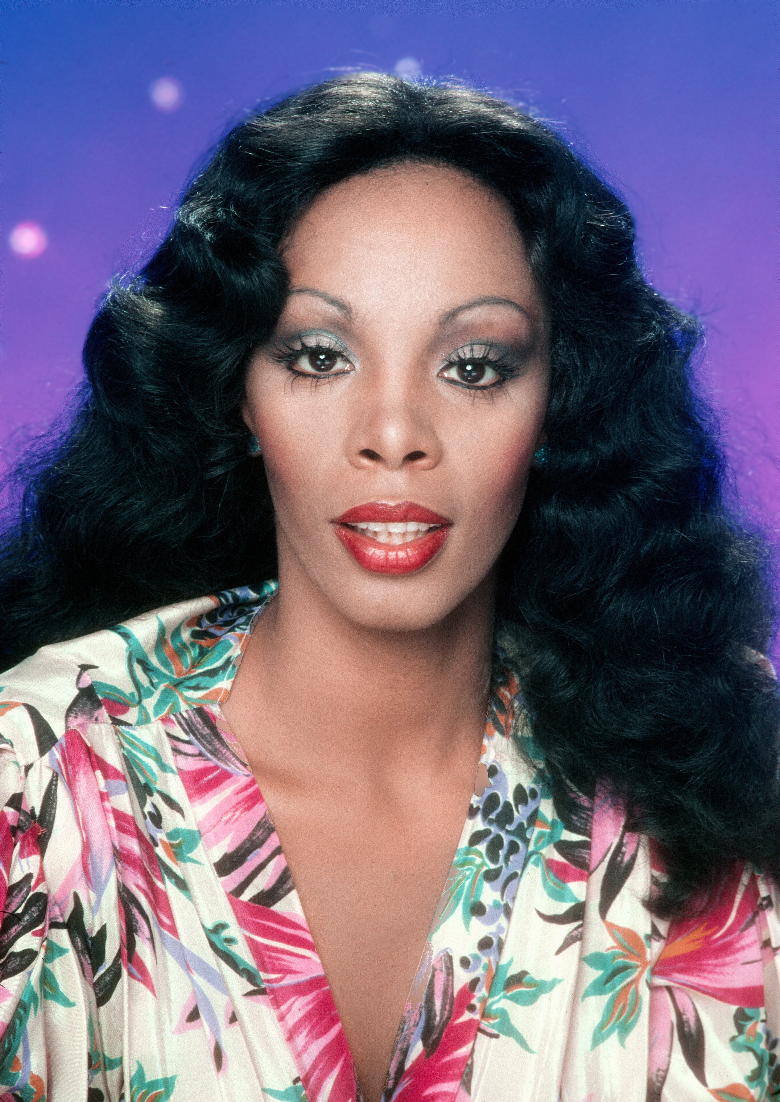 Donna Summer poses for an album cover session on May 16, 1978 in Los Angeles, California | Source: Getty Images