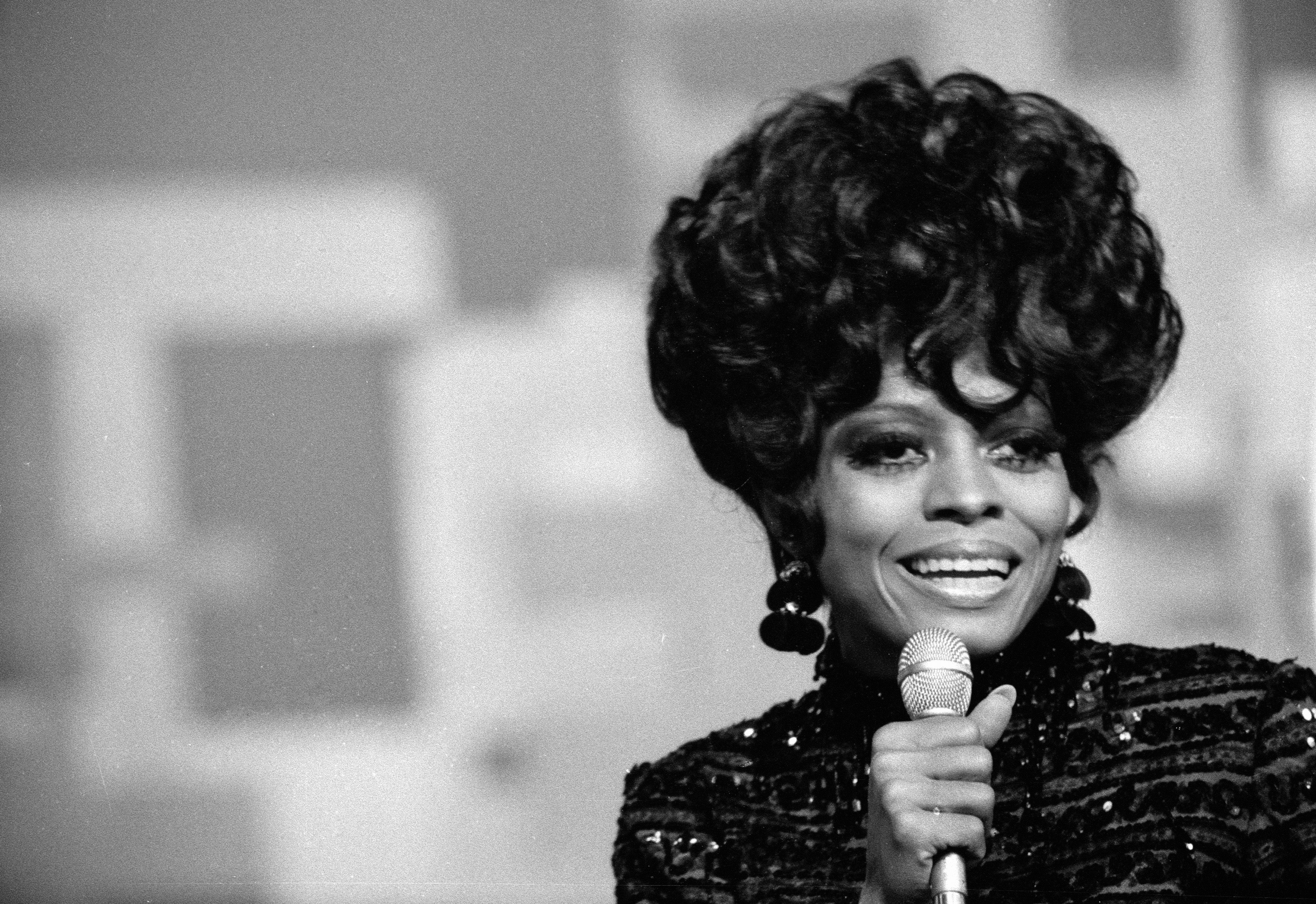 Diana Ross performs on "The Ed Sullivan Show, in New York, on March 24, 1968 | Source: Getty Images