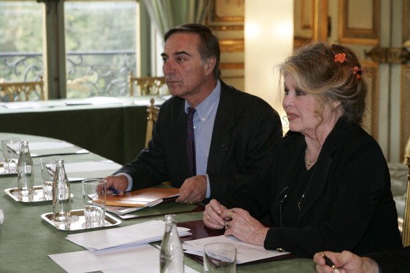 French actress at a meeting on the environment with French President Nicolas Sarkozy | Photo: Getty Images