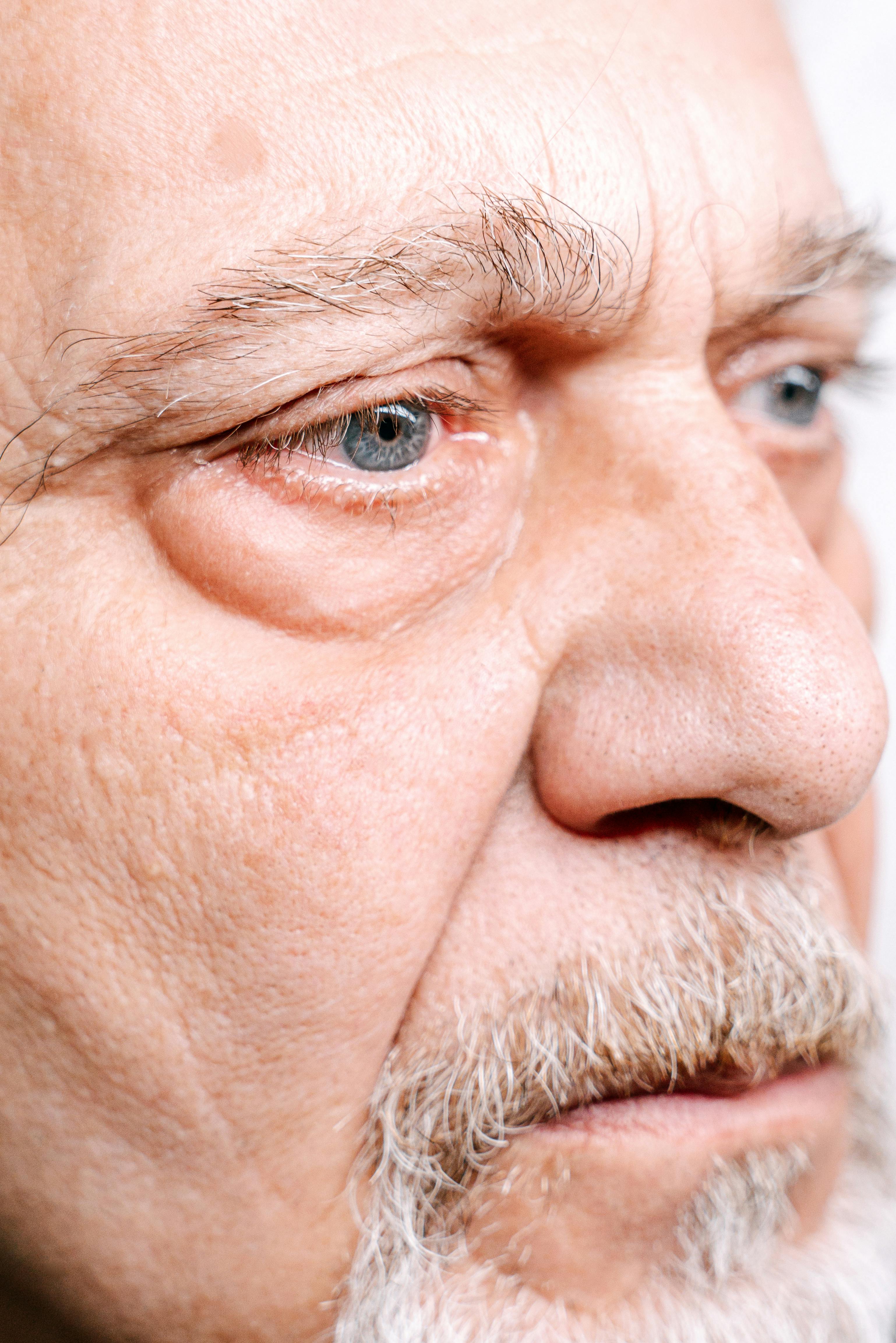 A close-up look at a stunned man | Source: Pexels