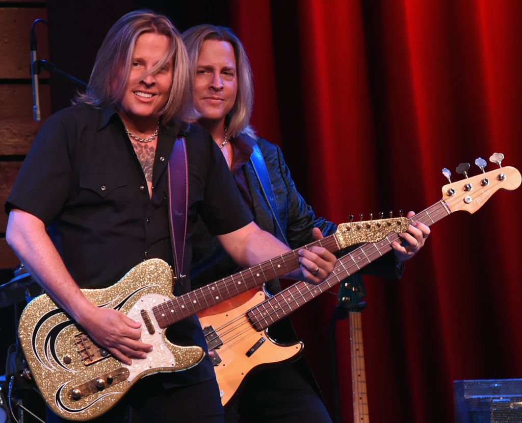 Matthew and Gunnar Nelson perform at their Ricky Nelson Remembered tour in Nashvile in July 2017 | Photo: Getty Images