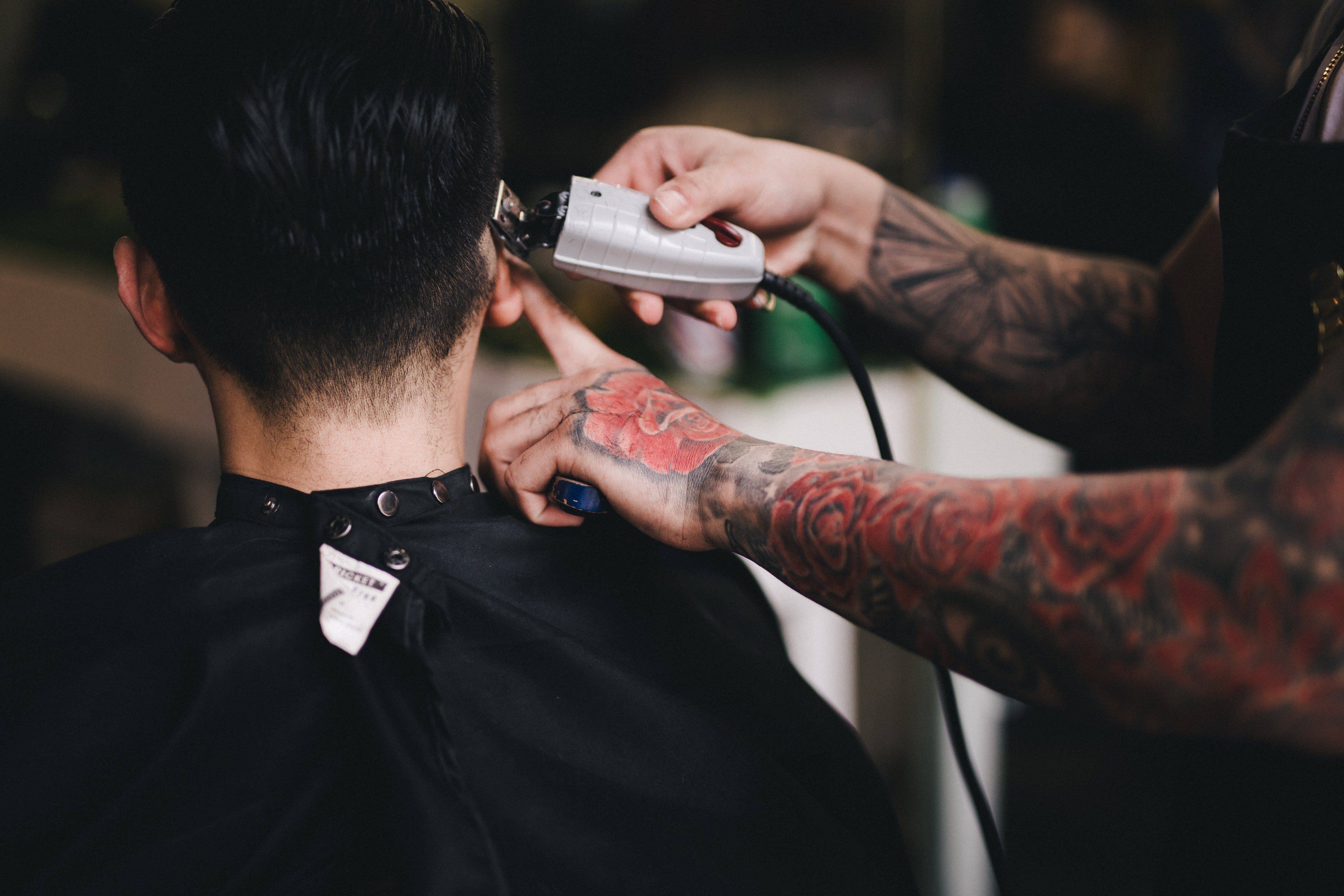 Man in a barbershop | Photo: Unsplash