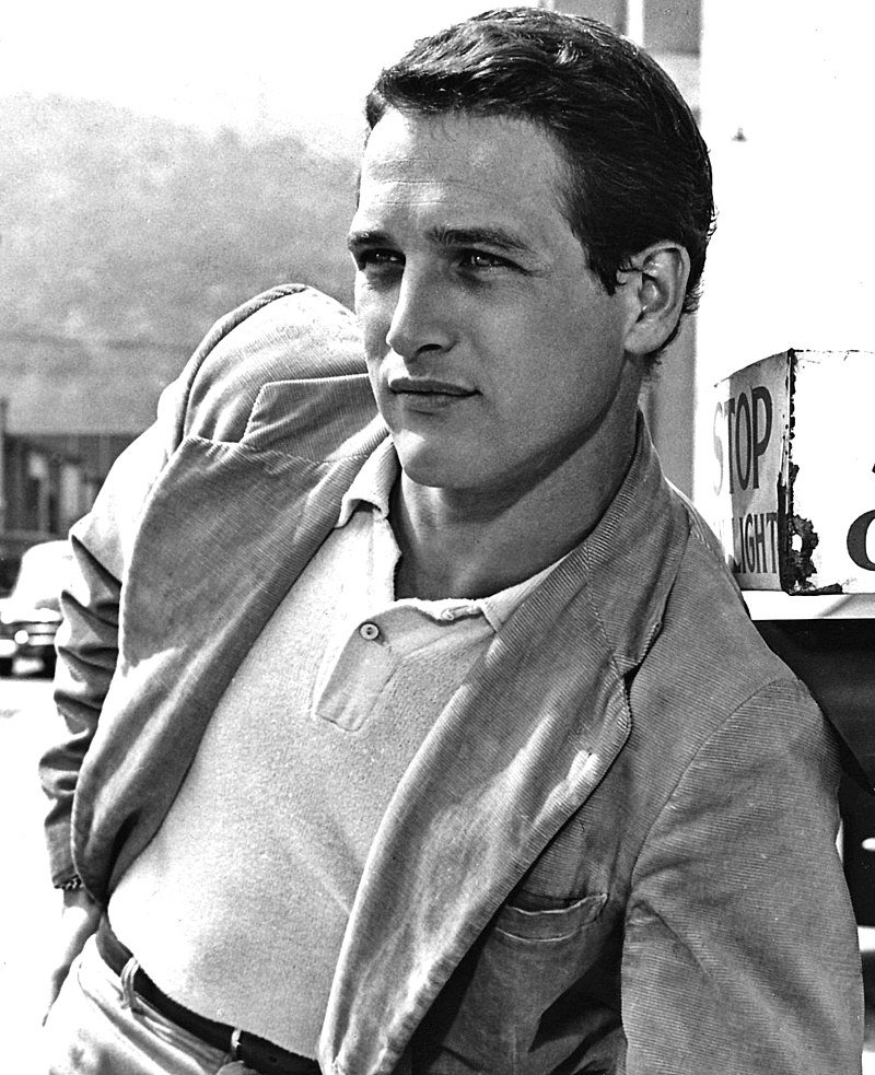 Paul Newman in einem Studioportrait um 1954 | Quelle: Getty Images