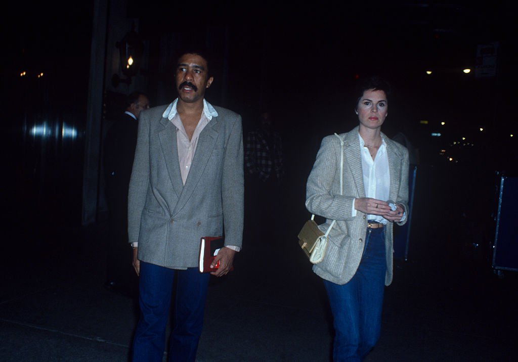 Jennifer Lee and Richard Pryor walking together; circa 1970 in New York | Photo: Getty Images