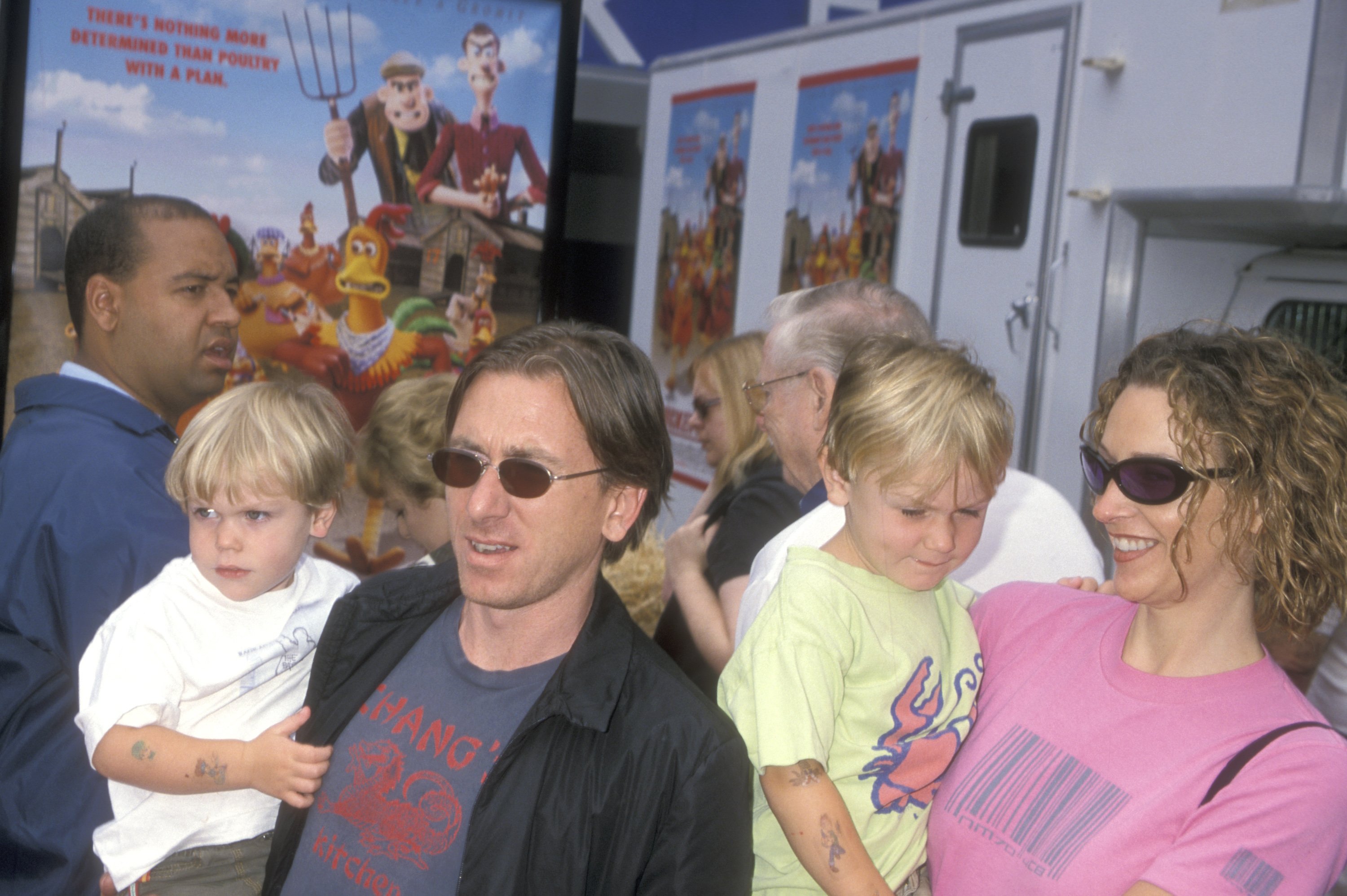 Actor Tim Roth, wife Nikki Butler and sons Hunter Roth and Cormac Roth attend the "Chicken Run" Premiere on June 17, 2000, at Loews Cineplex Odeon Universal City Cinemas in Universal City, California. | Source: Getty Images