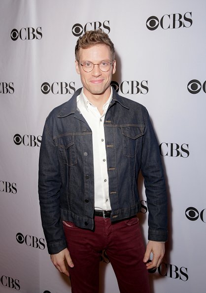  Barrett Foa at the CBS Diversity Sketch Comedy Showcase held in Los Angeles at the El Portal Theatre | Photo: Getty Images