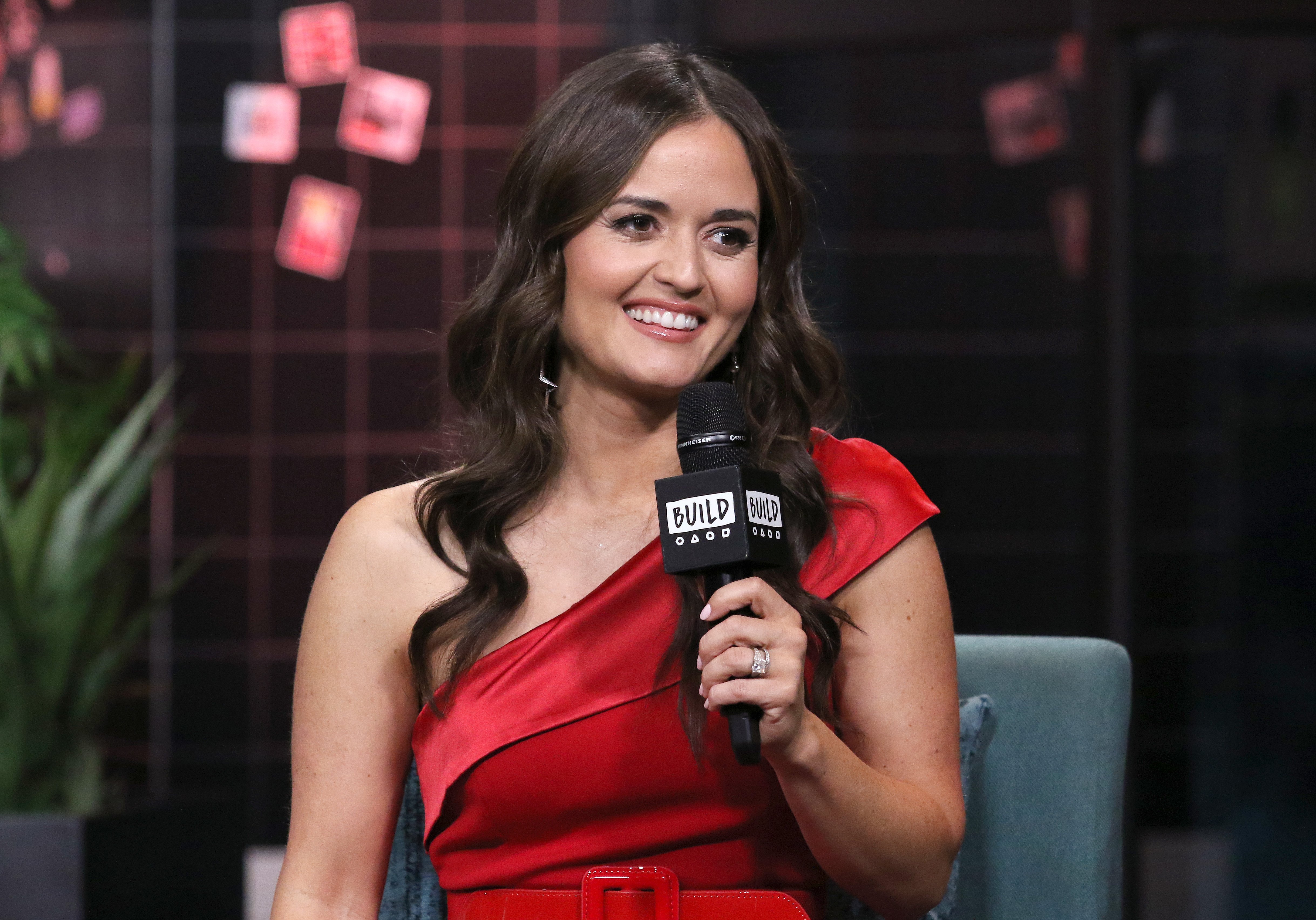 Danica McKellar at the Build Series to discuss "Christmas at Dollywood" at Build Studio on December 04, 2019 | Photo: Getty Images