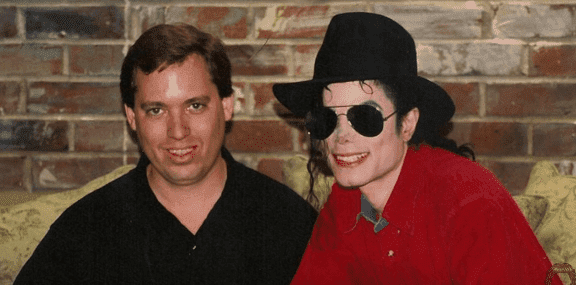 Brad Sundberg y Michael Jackson. | Fuente: YouTube/ Liam McEwan