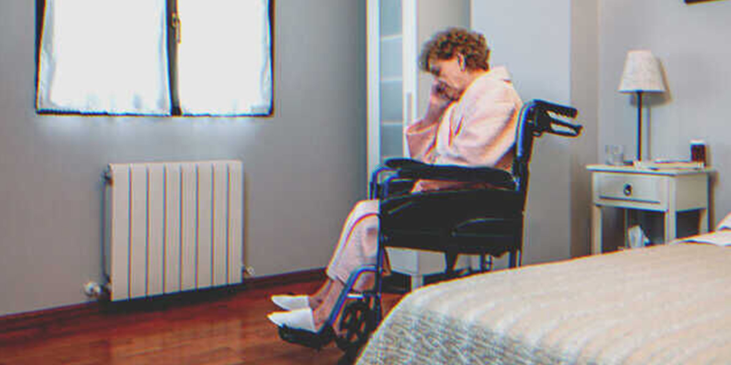 Anciana en silla de ruedas | Foto: Shutterstock
