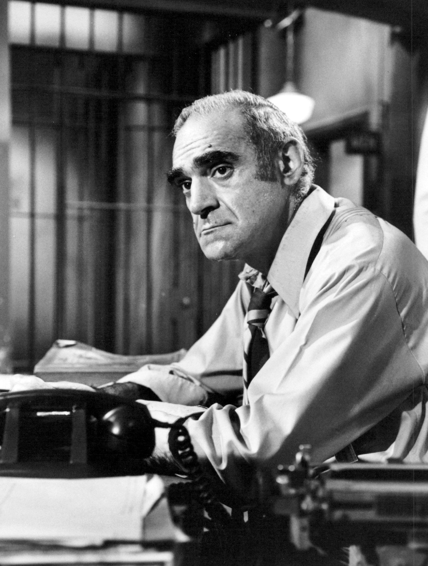 Abe Vigoda as Detective Phil Fish from the television program "Barney Miller" | Source: Wikimedia Commons