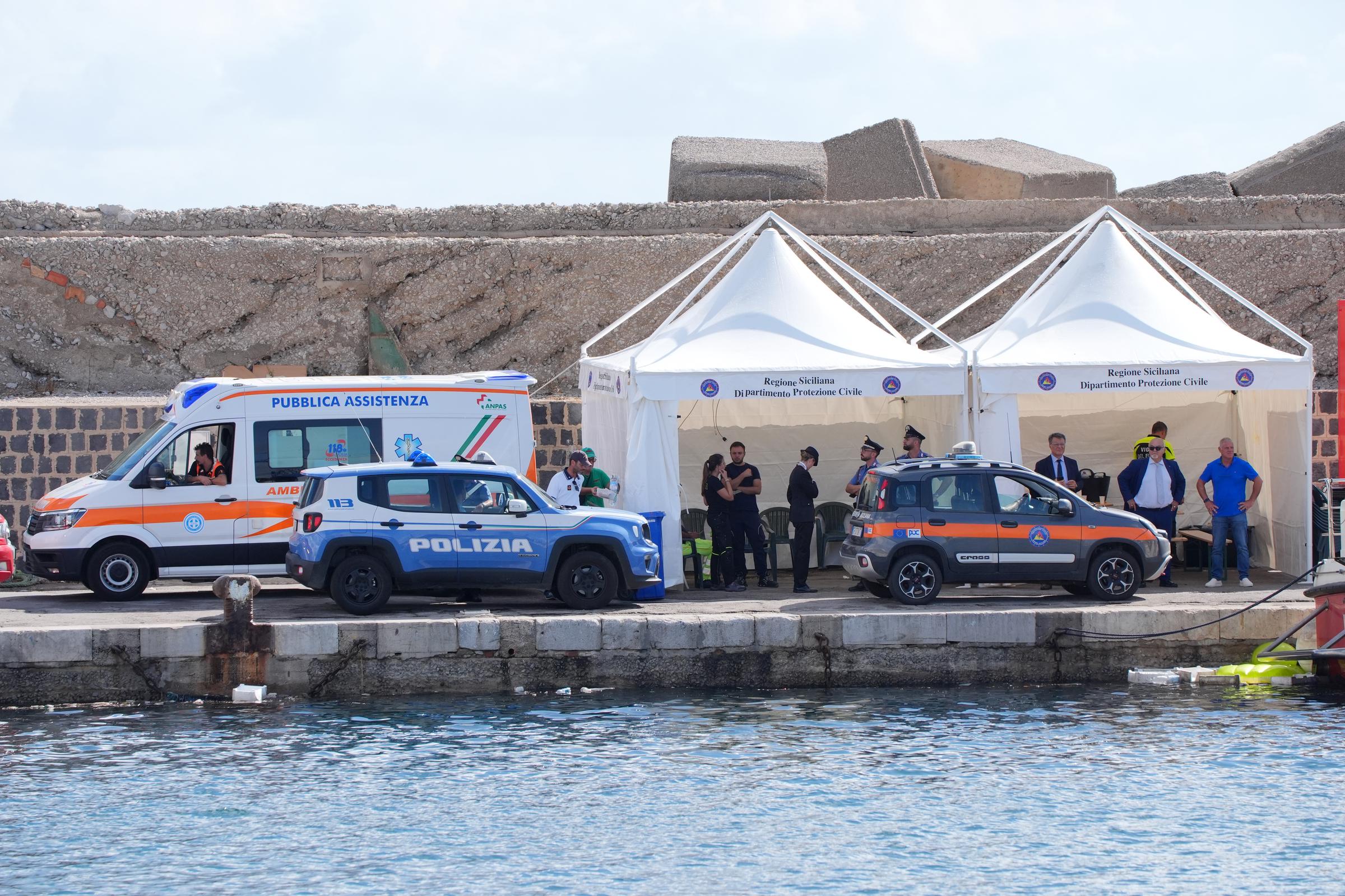 Italian emergency teams prepare to search for Mike and Hannah Lynch and others missing after the yacht Bayesian sank in a storm off Palermo on August 19, 2024 | Source: Getty Images