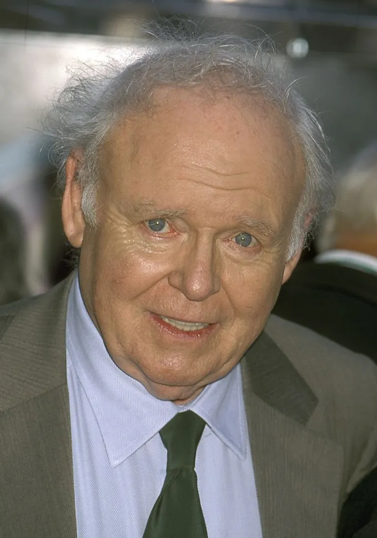 Carroll O'Connor is Honored with a Star on the Hollywood Walk of Fame at Hollywood Walk of Fame in Hollywood, California, on March 17, 2000 | Photo: Getty Images