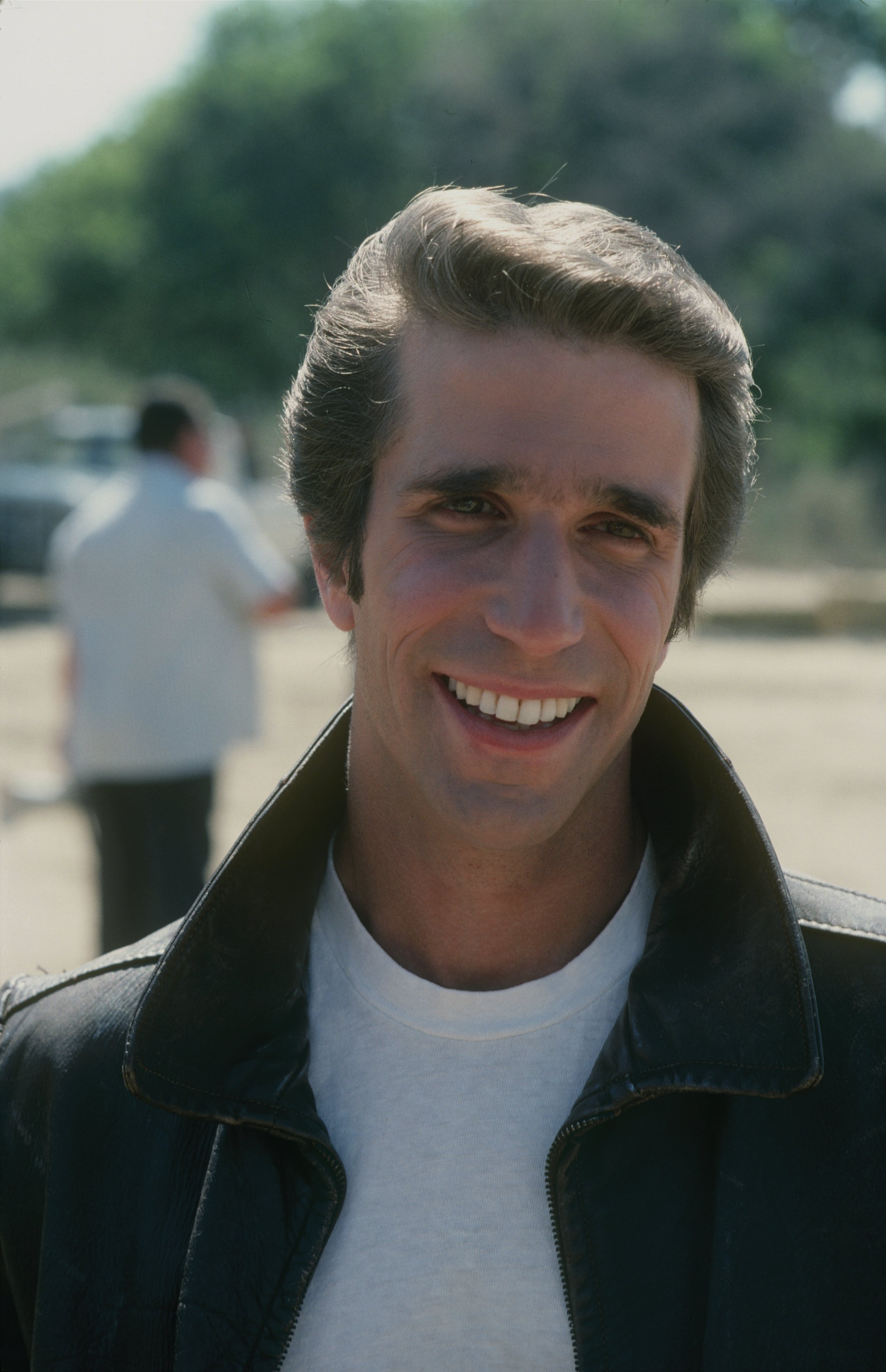 Henry Winkler on the set of "Happy Days," 1976 | Source: Getty Images