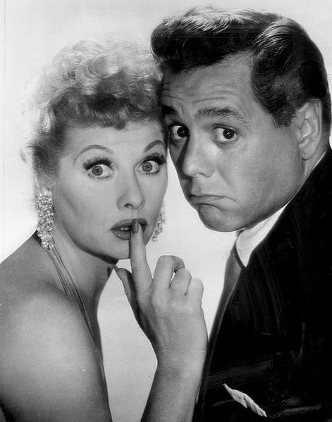 Publicity photo of Lucille Ball and Desi Arnaz for "The Lucille Ball-Desi Arnaz Show." | Photo: Public Domain, Wikimedia Commons