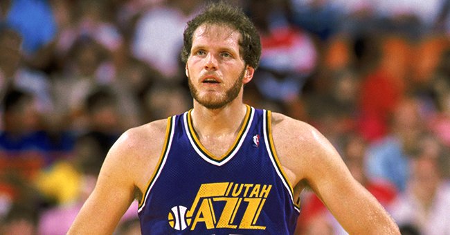 Mark Eaton playing for Utah Jazz during a 1989 game against the LA Lakers. Salt Lake City, Utah. | Photo: Getty Images