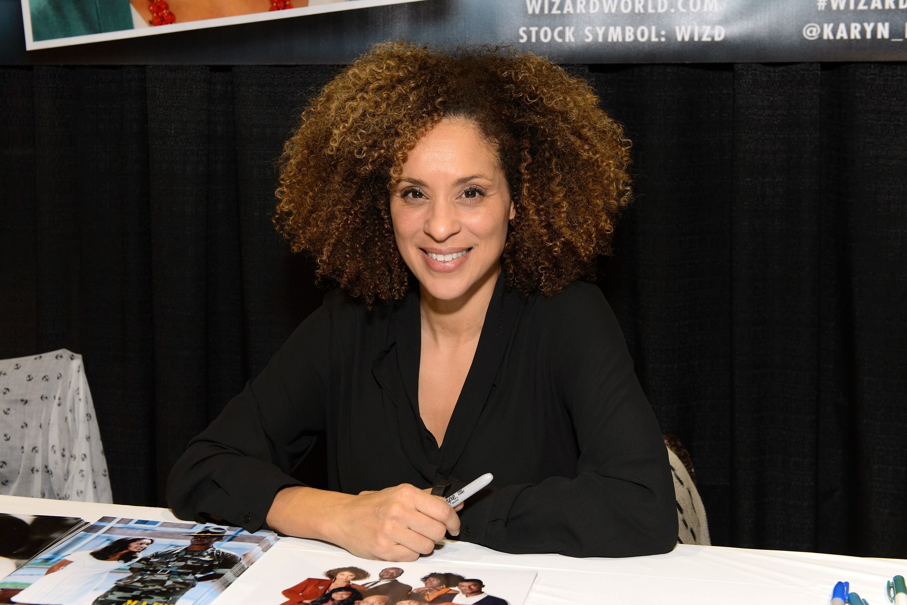 Karyn Parsons at the Wizard World Comic Con Fan Fest Chicago in 2015 Source...