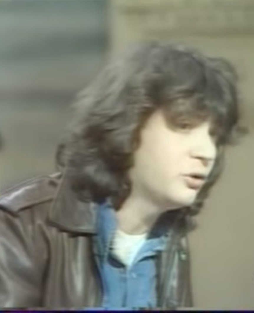 Daniel Balavoine lors d'un débat politique le 19 mars 1980. l Source : YouTube/Ina Clash TV Daniel Balavoine lors d'un débat politique le 19 mars 1980. l Source : YouTube/Ina Clash TV