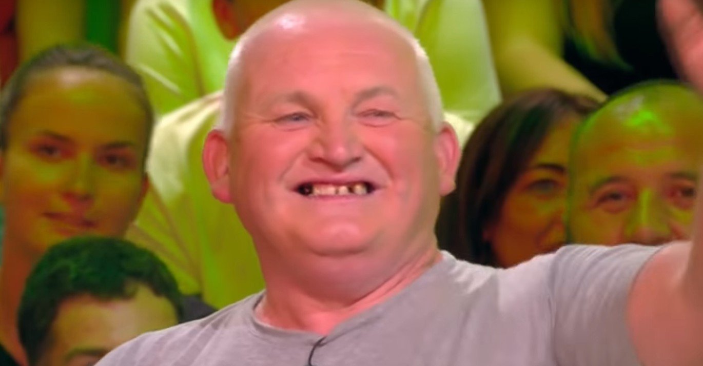 Thierry lors de son passage dans "Touche pas à mon poste" en 2018. l Source : YouTube/Touche pas à mon poste !