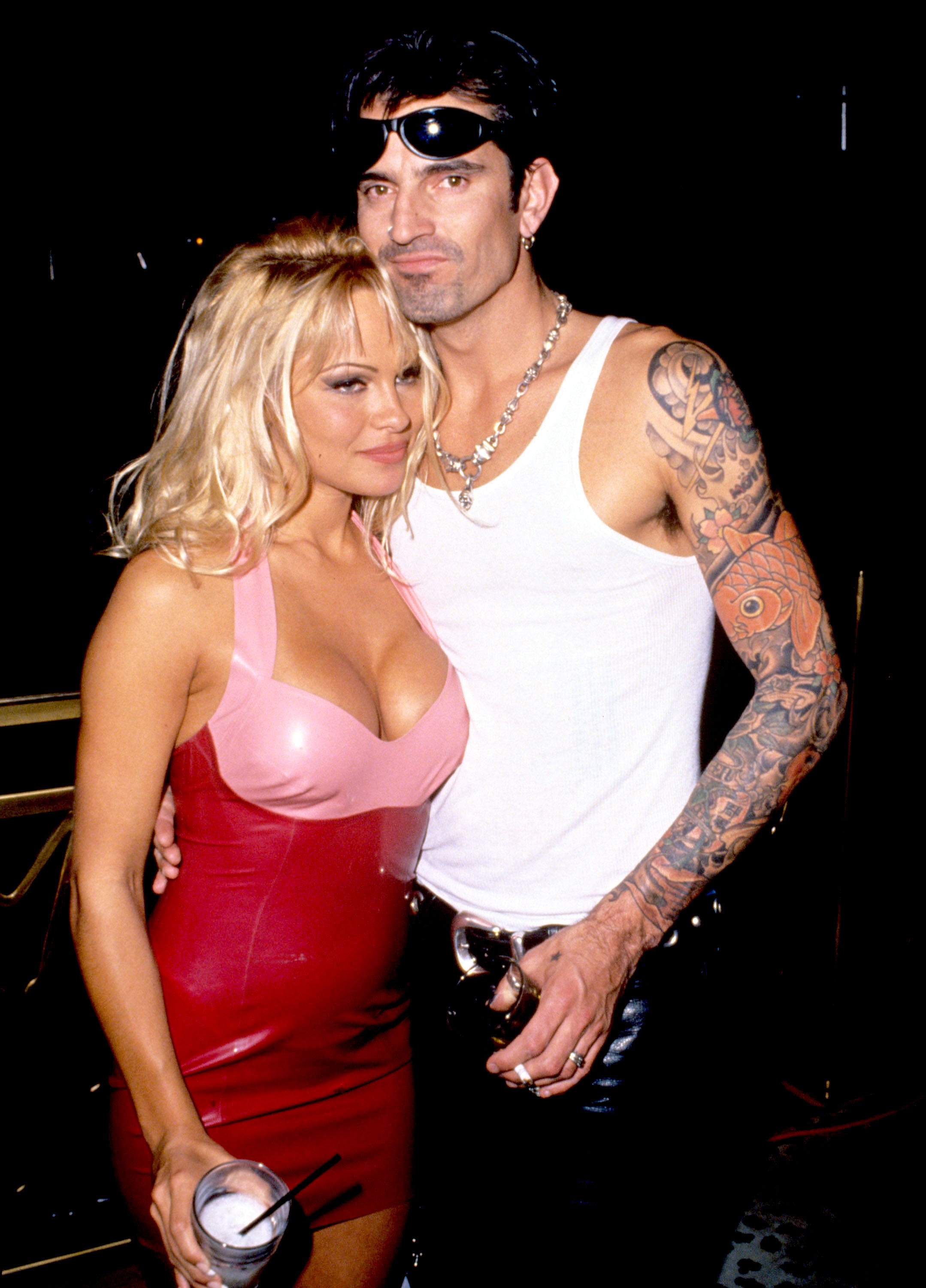 Pamela Anderson and Tommy Lee in Las Vegas, Nevada on March 10, 1995 | Source: Getty Images