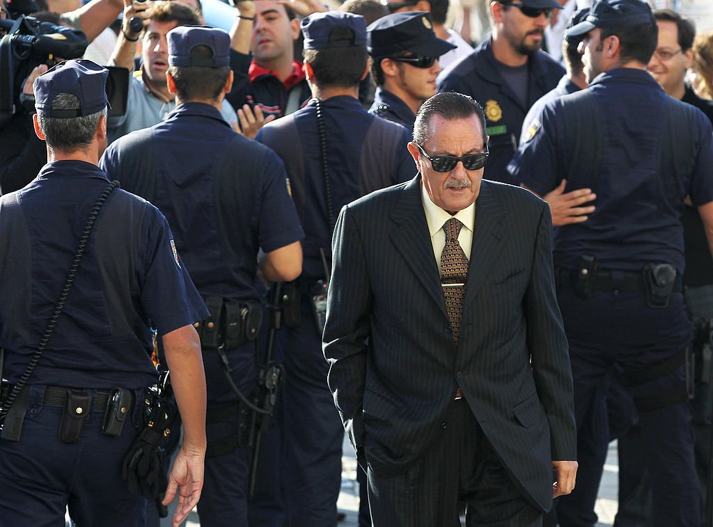 Ex alcalde de la ciudad turística de Marbella, Julián Muñoz, llegando a la corte de Málaga el 28 de septiembre de 2010 en Málaga, España. | Imagen: Getty Images Ex alcalde de la ciudad turística de Marbella, Julián Muñoz, llegando a la corte de Málaga el 28 de septiembre de 2010 en Málaga, España. | Imagen: Getty Images