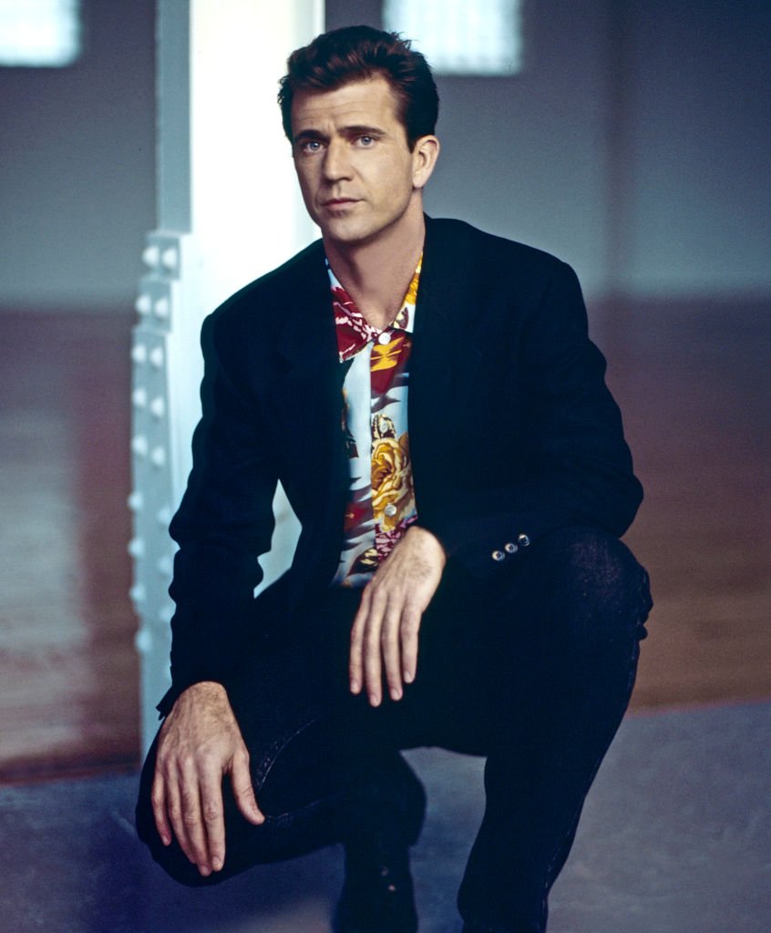 Mel Gibson poses for a portrait in Los Angeles in 1990. | Photo: Getty Images