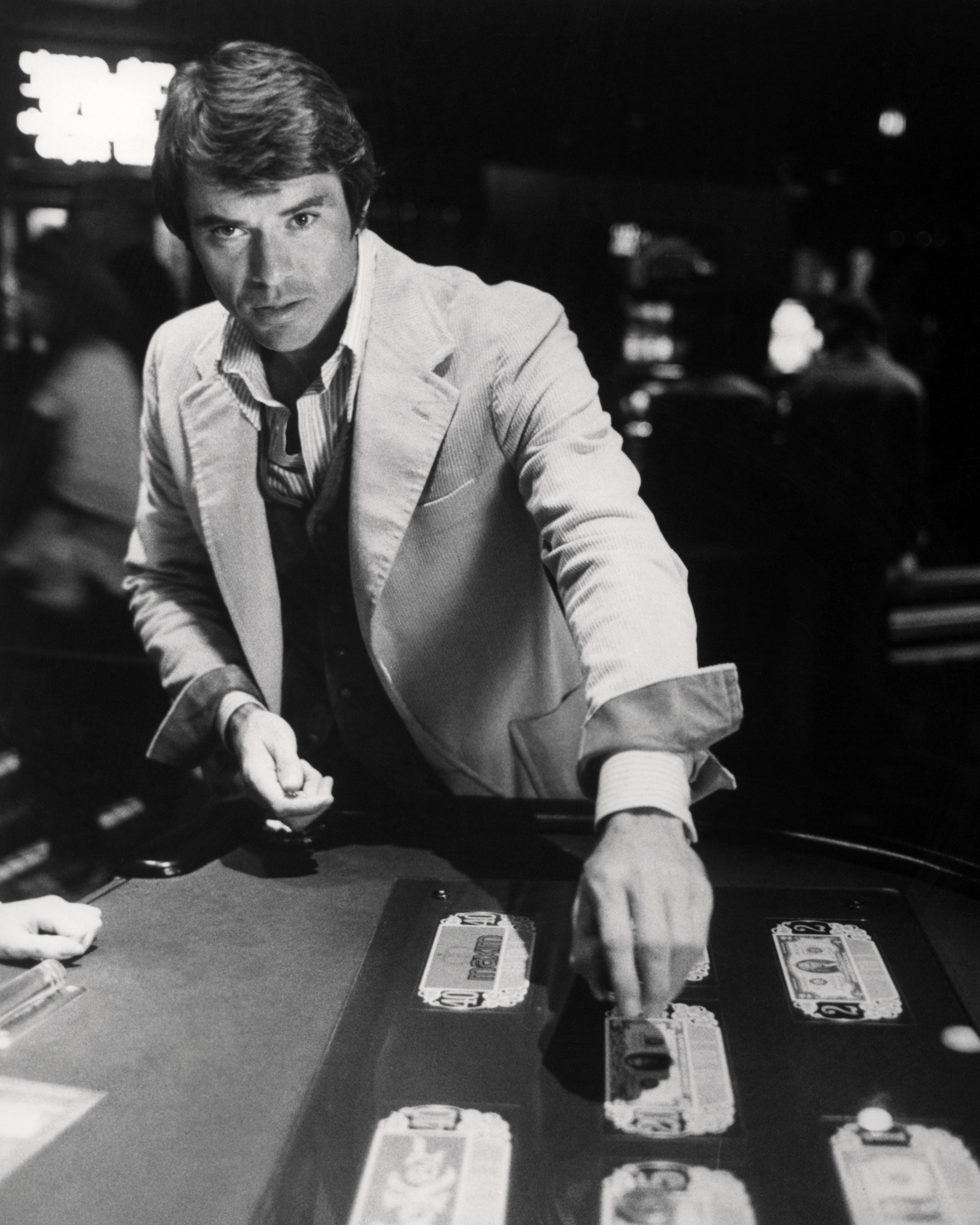 Robert Urich as Dan Tanna in 'High Roller' an episode in the US TV series 'Vega$', 1978. | Source: Getty Images 
