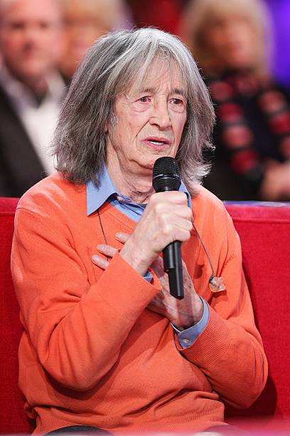 Leny Escudero invité sur un plateau de télévision | Sources : Getty Images