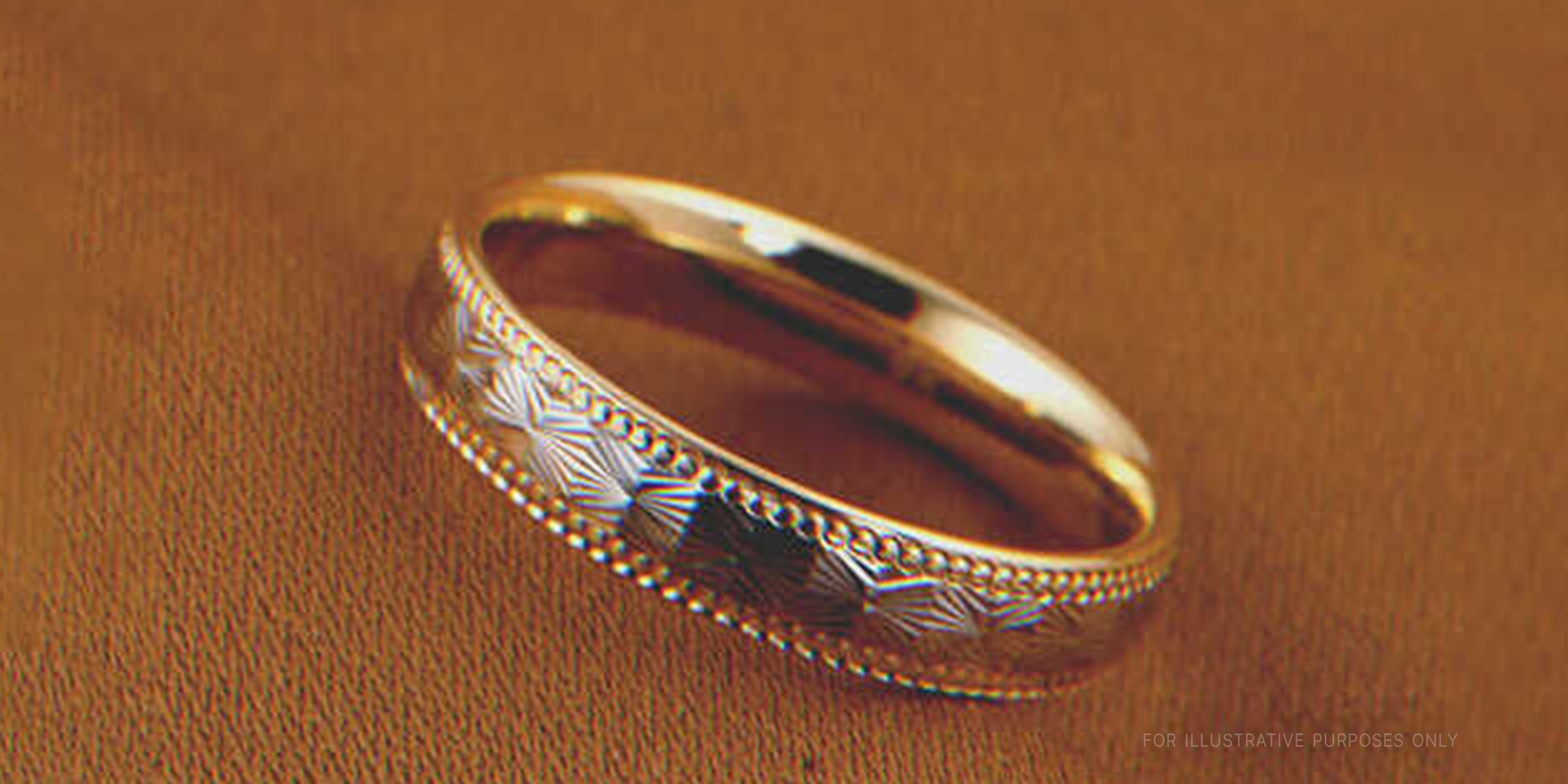 An antique wedding ring | Source: Shutterstock