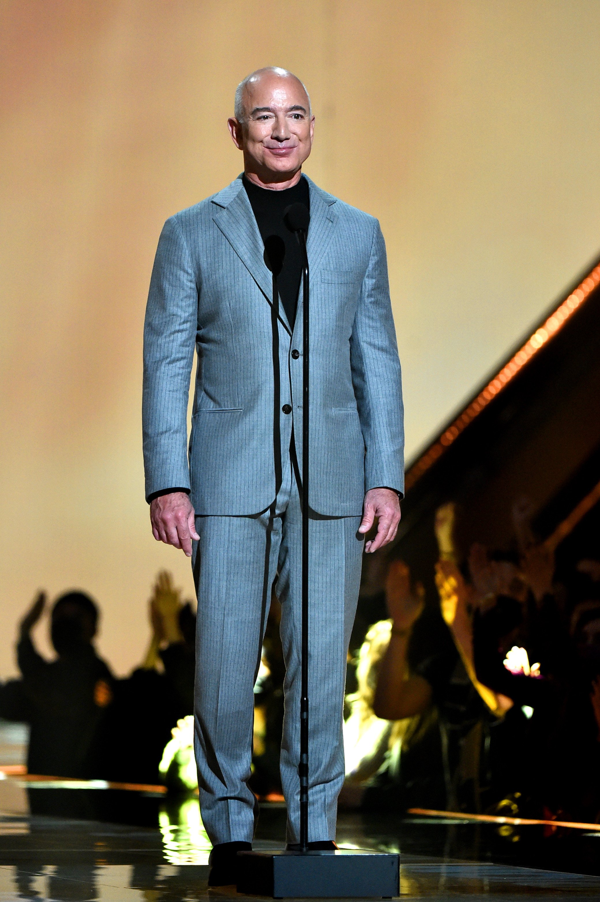 Jeff Bezos at the 2021 People's Choice Awards in California on December 7, 2021 | Source: Getty Images 