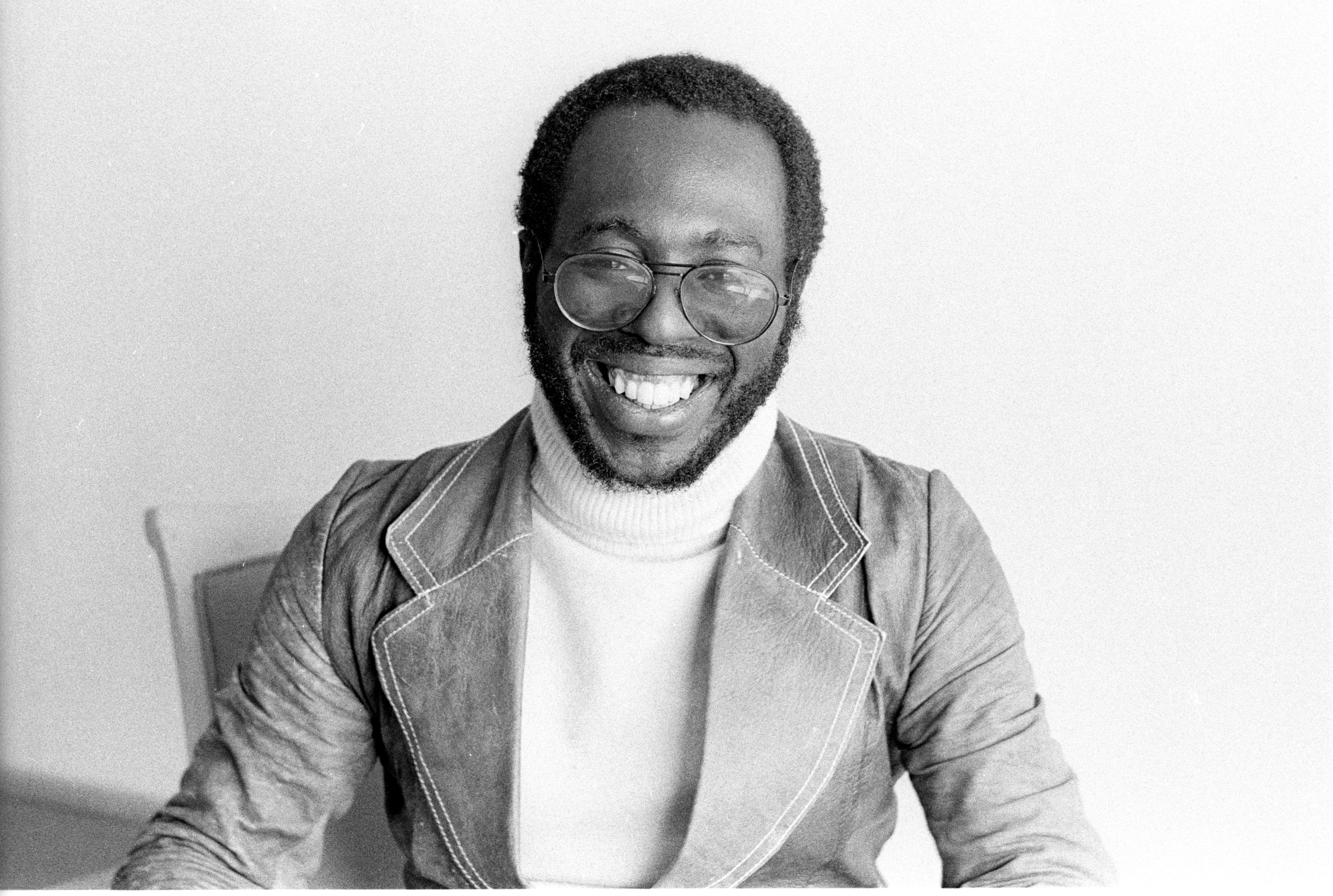 Black and white promotional photo of R&B singer Curtis Mayfield, unknown date | Photo: Getty Images