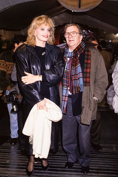 Pierre Mondy et sa femme Annie lors de la soirée 'Virgin' à Paris en novembre 1988, France. | Photo : Getty Images Pierre Mondy et sa femme Annie lors de la soirée 'Virgin' à Paris en novembre 1988, France. | Photo : Getty Images