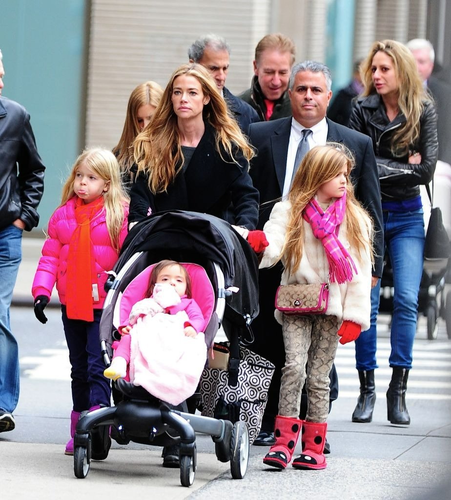 Denise Richards, Sam Sheen, Eloise Joni Richards and Lola Rose Sheen are seen on Madison Avenue on November 1, 2012 | Source: Getty Images