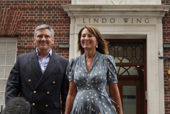 Carole Middleton and Michael Middleton at St Mary's Hospital on July 23, 2013. | Photo: Getty Images