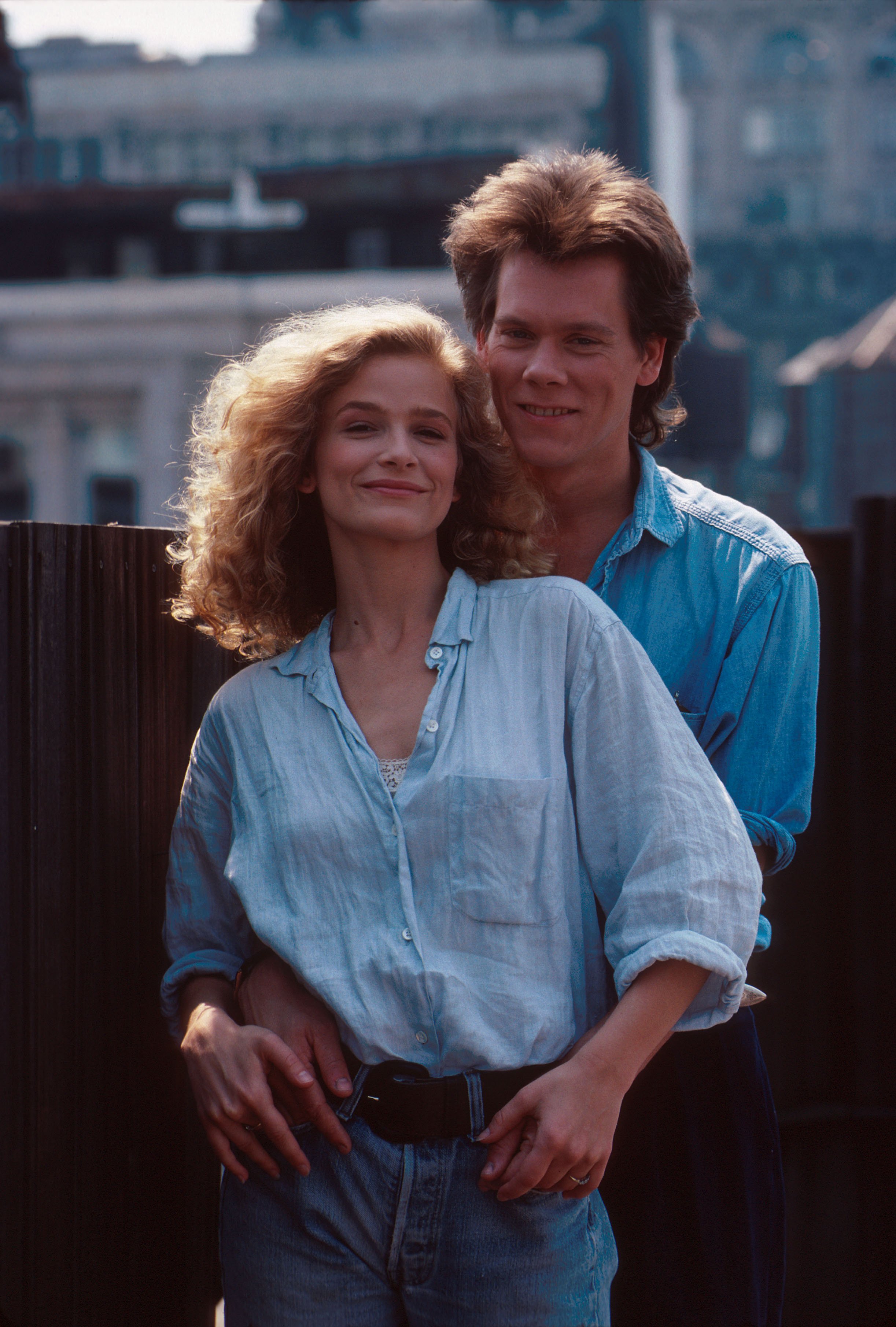 Kevin Bacon with Kyra Sedgwick on photo shoot in New York in August 1988. | Source: Getty Images