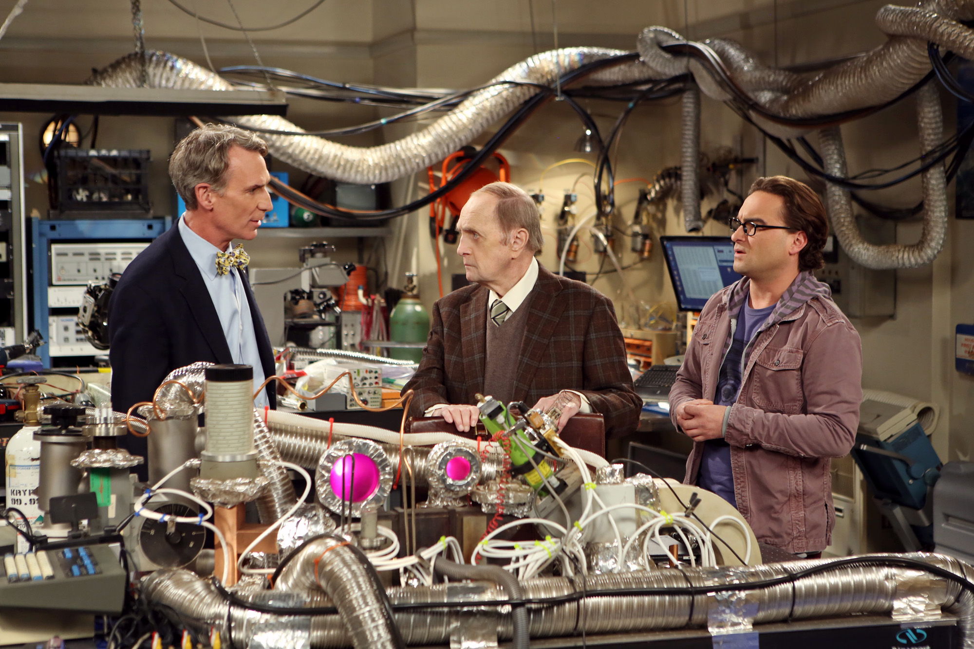 Bill Nye, Bob Newhart, and Johnny Galecki on an episode of "The Big Bang Theory" on October 15, 2013 | Source: Getty Images