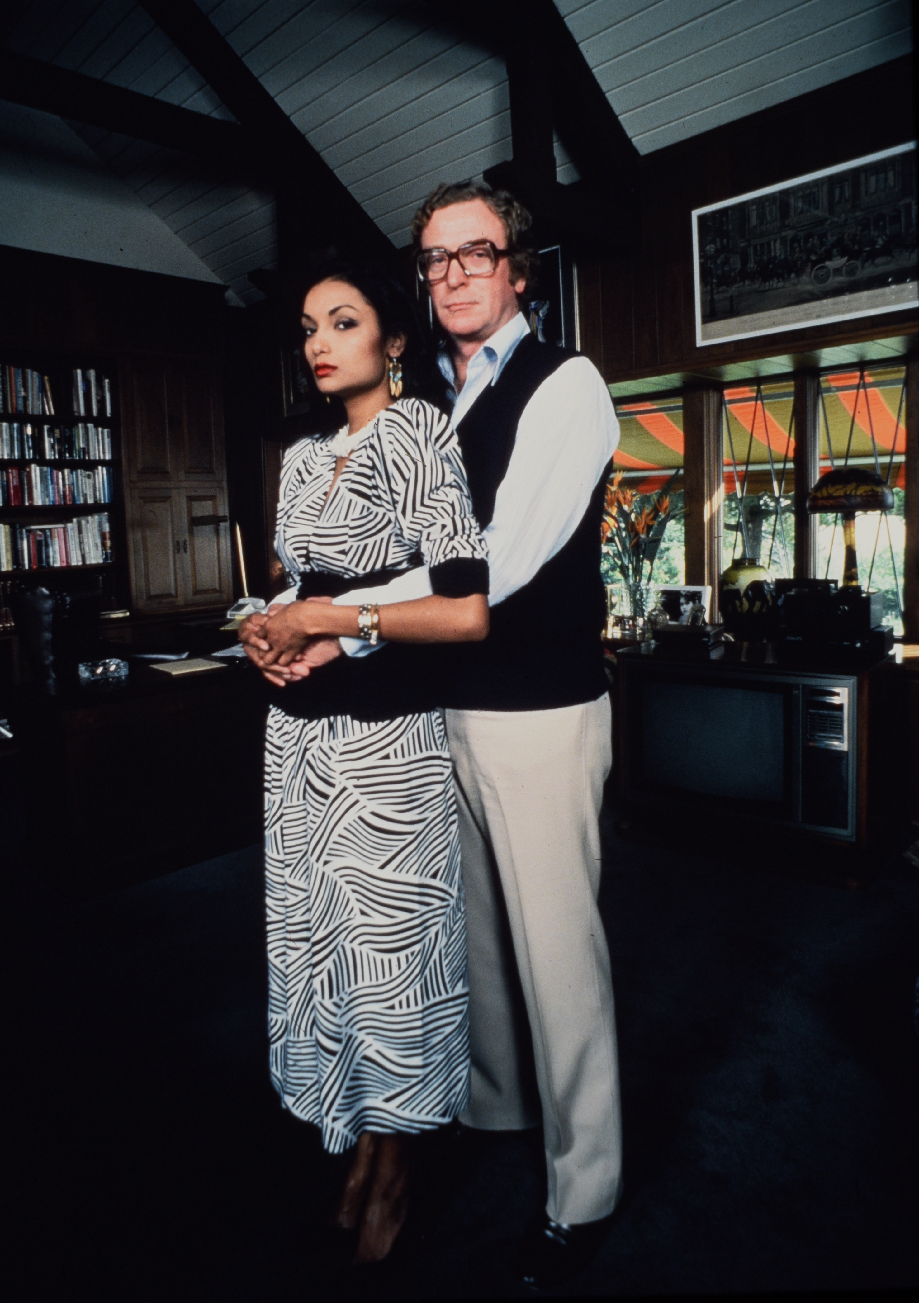 Michael Caine and Shakira Caine on January 16, 1984 in Beverly Hills, California | Source: Getty Images