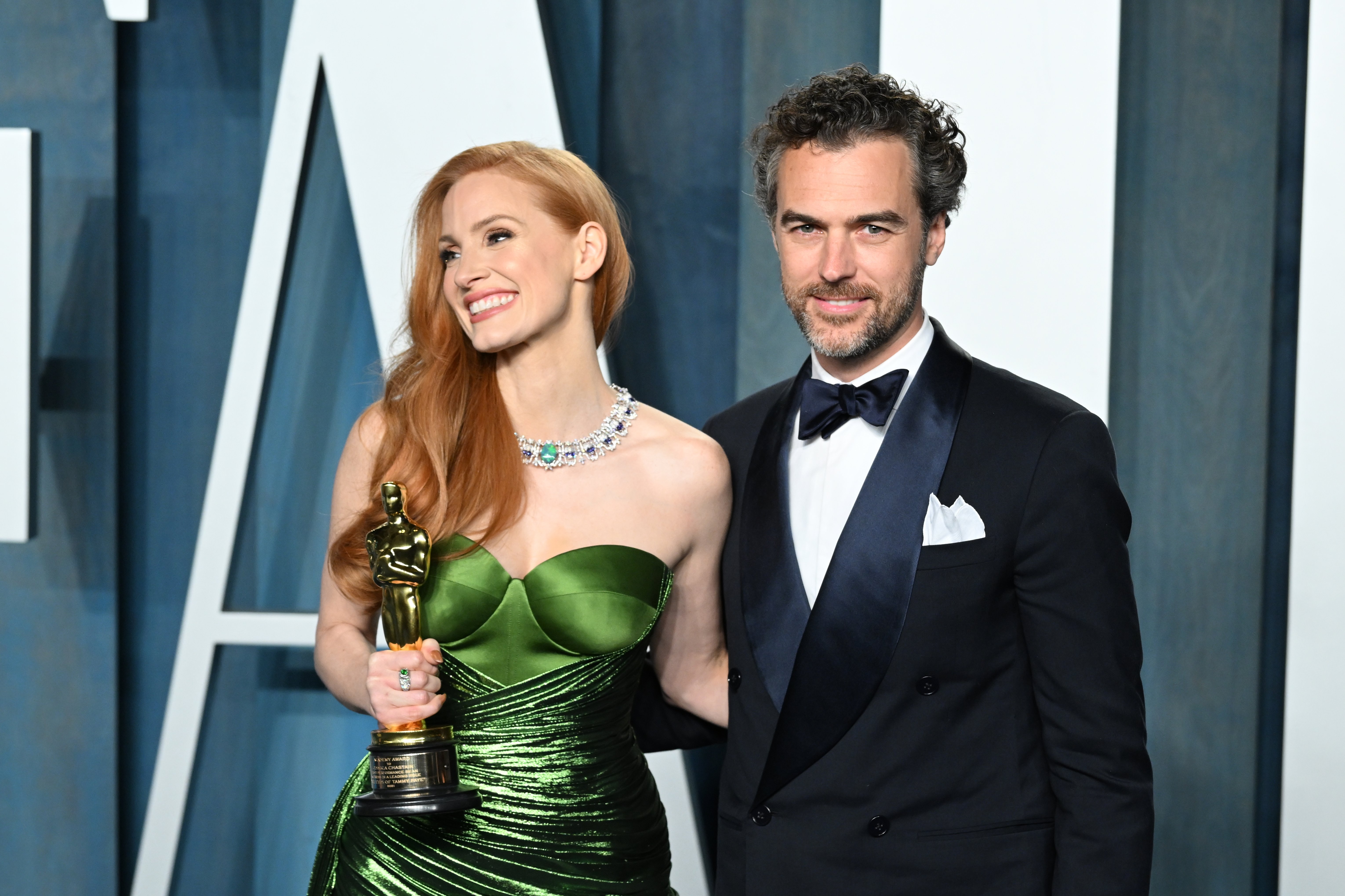 Jessica Chastain and Gianluca Passi attend 2022 Vanity Fair Oscar Party Hosted By Radhika Jones | Source: Getty Images